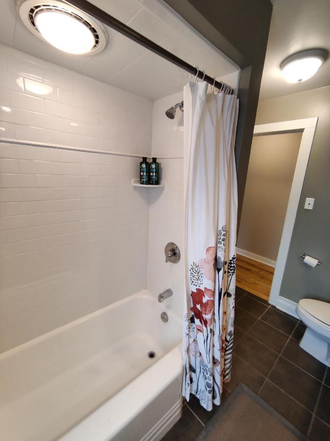 Historic Oak Park Home For 6 / Hemingway District Extérieur photo